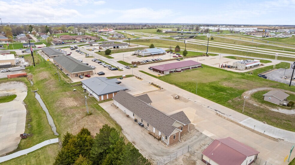 More Photos Of 616 Lana Dr, Cameron Office For Sale