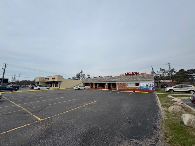 More Photos Of 3065-3095 Crooks Rd, Troy Freestanding For Lease