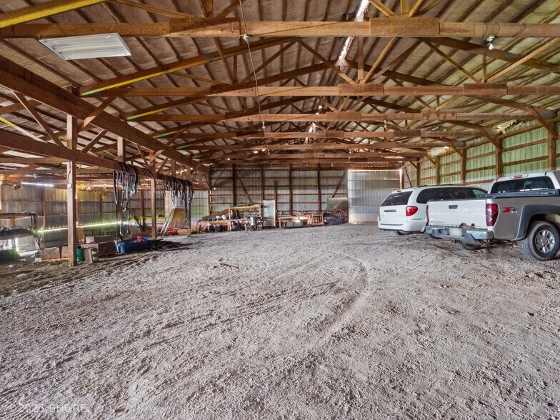 More Photos Of 1247 Illinois Dr, Knoxville Sports And Entertainment For Sale