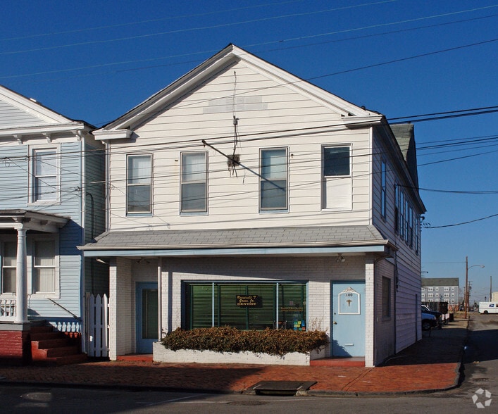 Primary Photo Of 610 Green St, Portsmouth Apartments For Lease