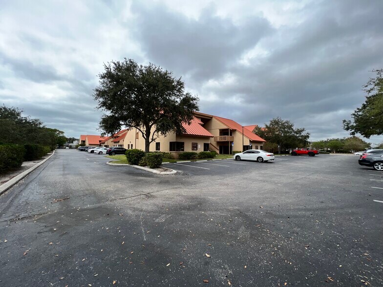 More Photos Of 2831 Ringling Blvd, Sarasota Medical For Sale