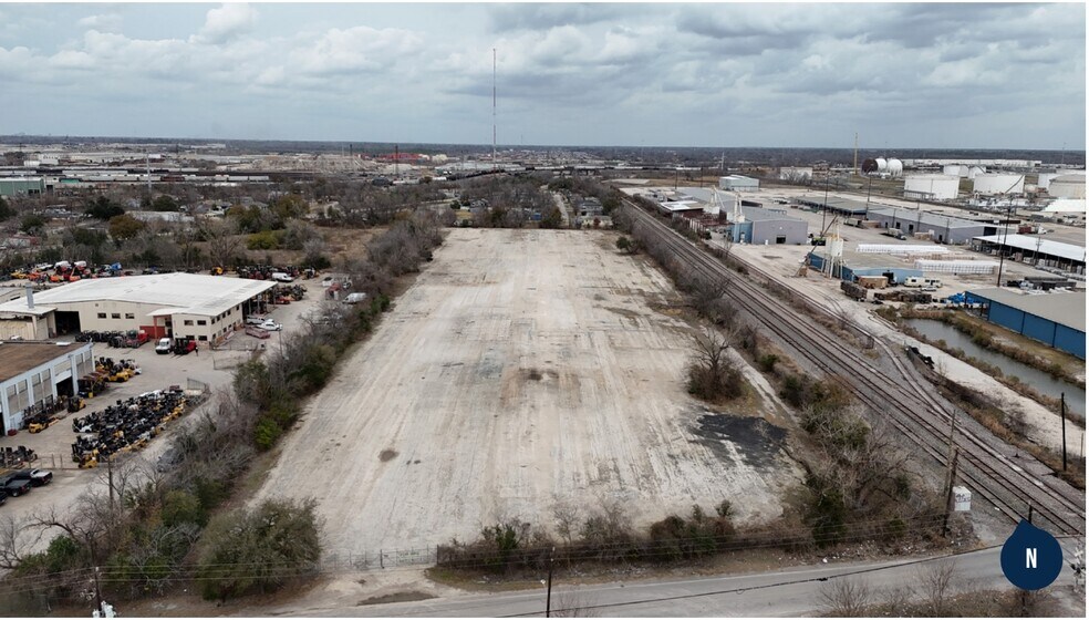 More Photos Of 7621 Wallisville Rd, Houston Land For Lease