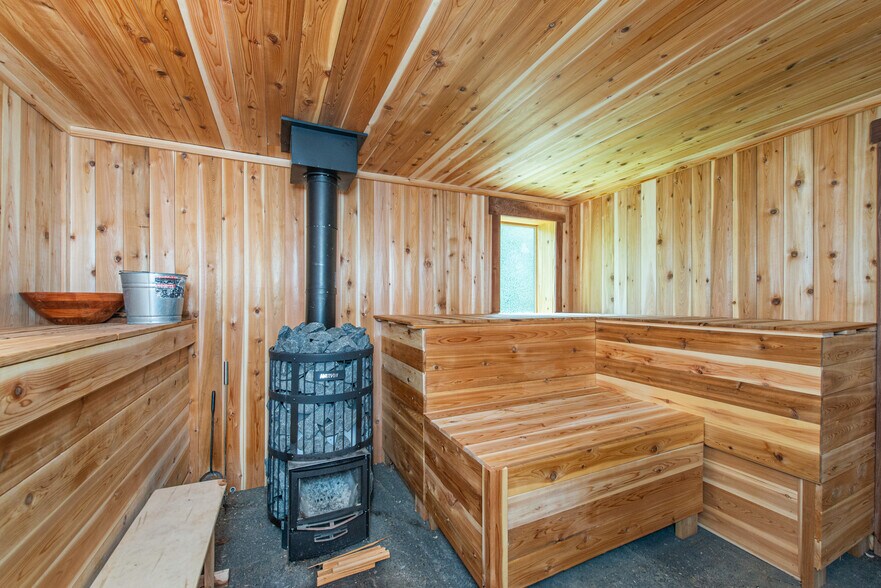 More Photos Of 62 Mount Pleasant Rd, Columbia Specialty For Sale