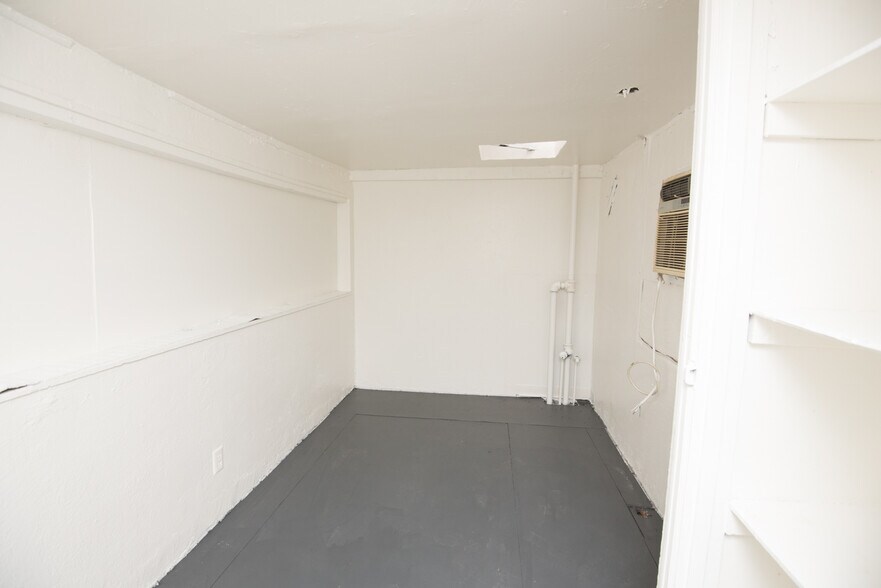 More Photos Of 5011 W Adams Blvd, Los Angeles Freestanding For Sale