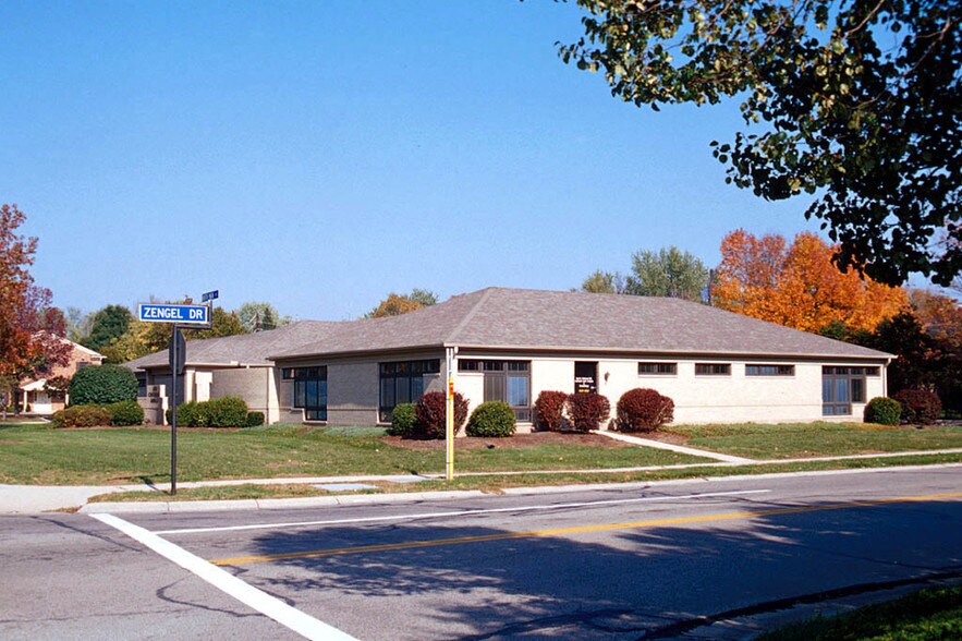 More Photos Of 400 N Main St, Centerville Office For Sale