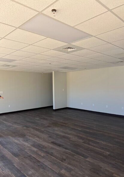 More Photos Of 414 N Meriah St, Landis Warehouse For Lease