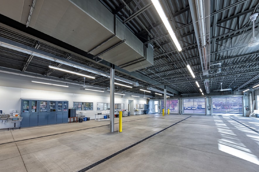 More Photos Of 1351 S 8th St, Springfield Medical For Sale