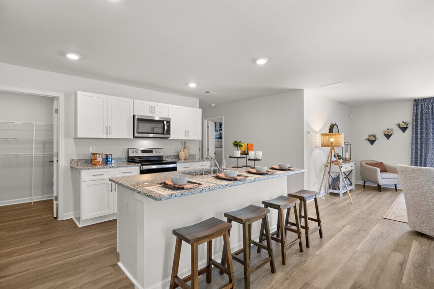 More Photos Of 507 Satinwood Cir, Graniteville Apartments For Sale