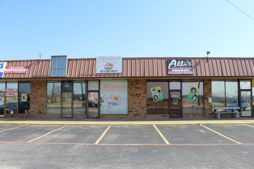 More Photos Of 800 N Crowley Rd, Crowley Storefront For Sale