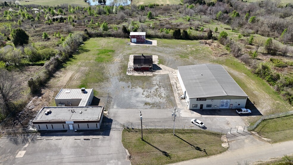 More Photos Of 6901 W Okmulgee Ln, Muskogee Warehouse For Lease