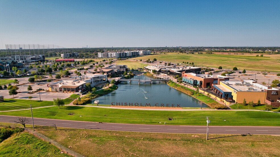 More Photos Of 1316 W Memorial Rd, Oklahoma City Restaurant For Lease