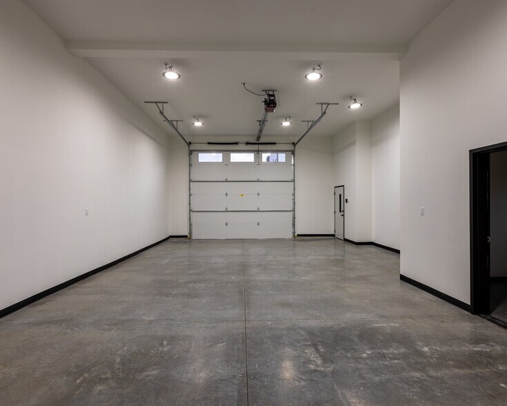 More Photos Of 2998 N 27th Ave, Bozeman Light Distribution For Lease
