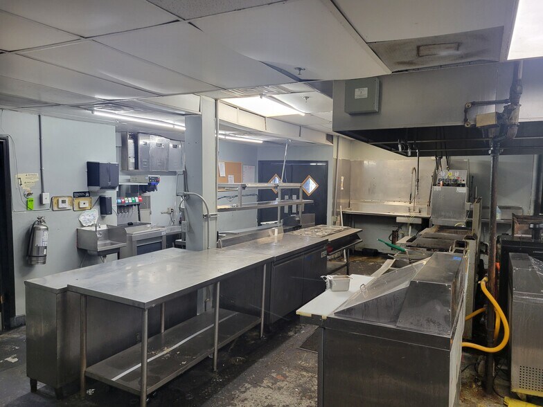 More Photos Of 299 S Main St, Memphis Restaurant For Lease