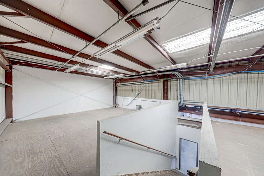 More Photos Of 4608 Rudnick Ct, Bakersfield Auto Dealership For Lease