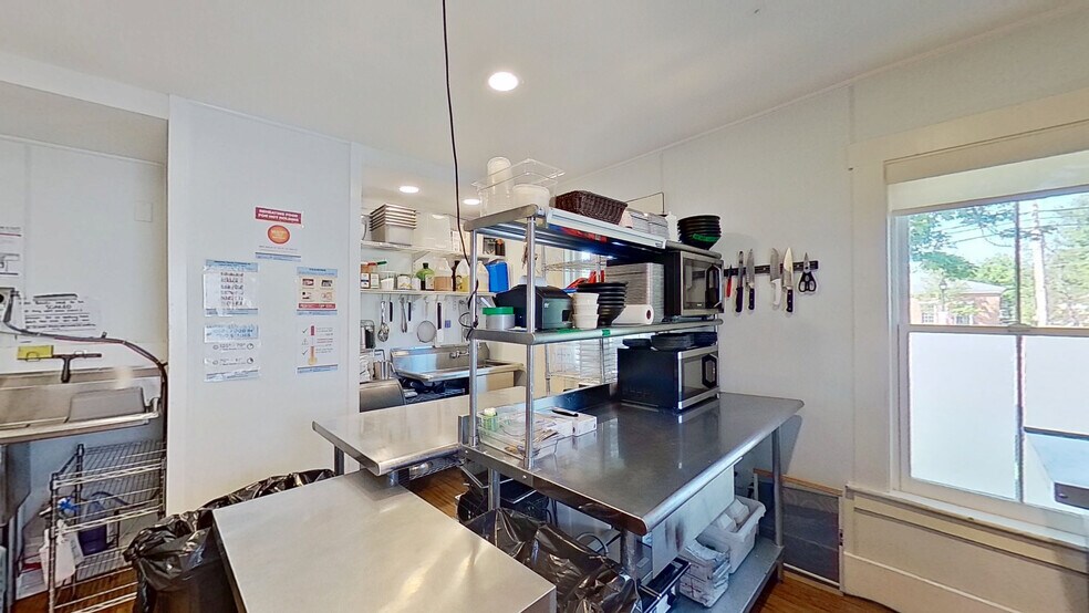 More Photos Of 15 Newmarket Rd, Durham Freestanding For Sale