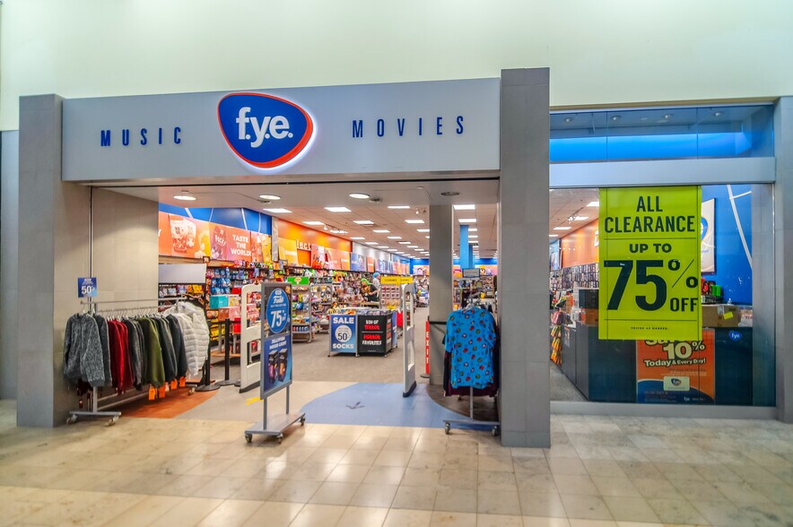 More Photos Of 5330 W Saginaw Hwy, Lansing General Retail For Lease