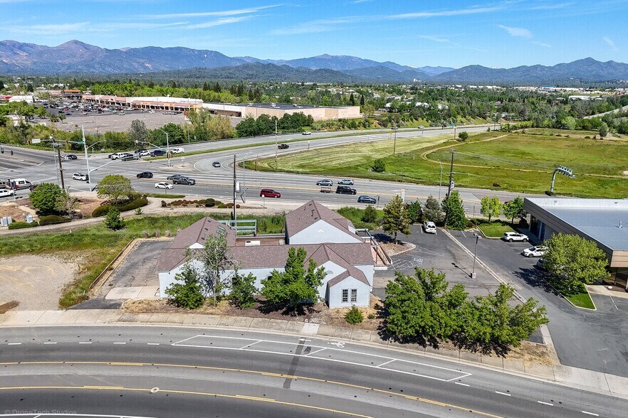 More Photos Of 30 Hilltop Dr, Redding Carwash For Lease