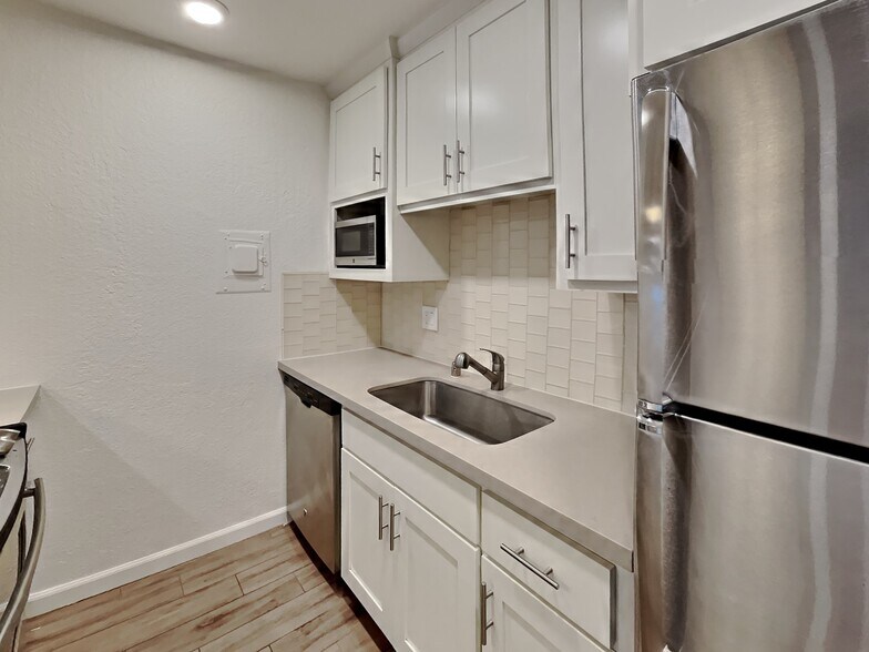 More Photos Of 2522-2524 T St, Sacramento Apartments For Sale