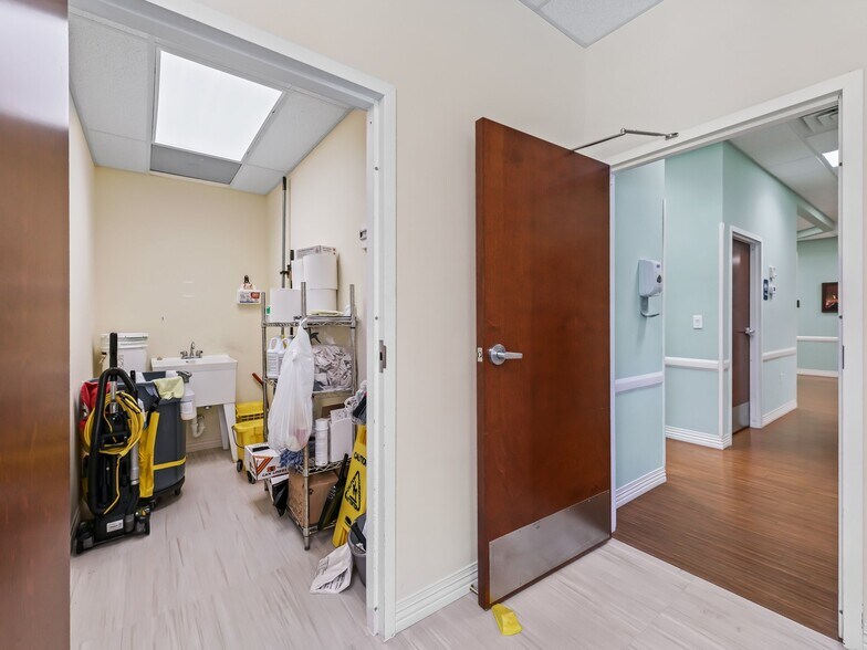 More Photos Of 4636 Bellwether Ln, Oxford Medical For Lease