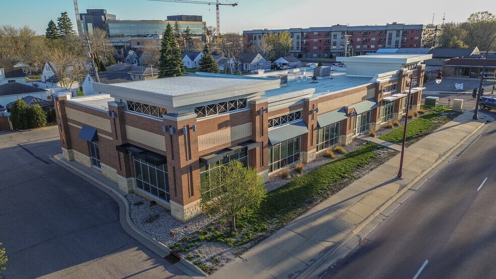 More Photos Of 921 Madison Ave, Mankato Medical For Lease