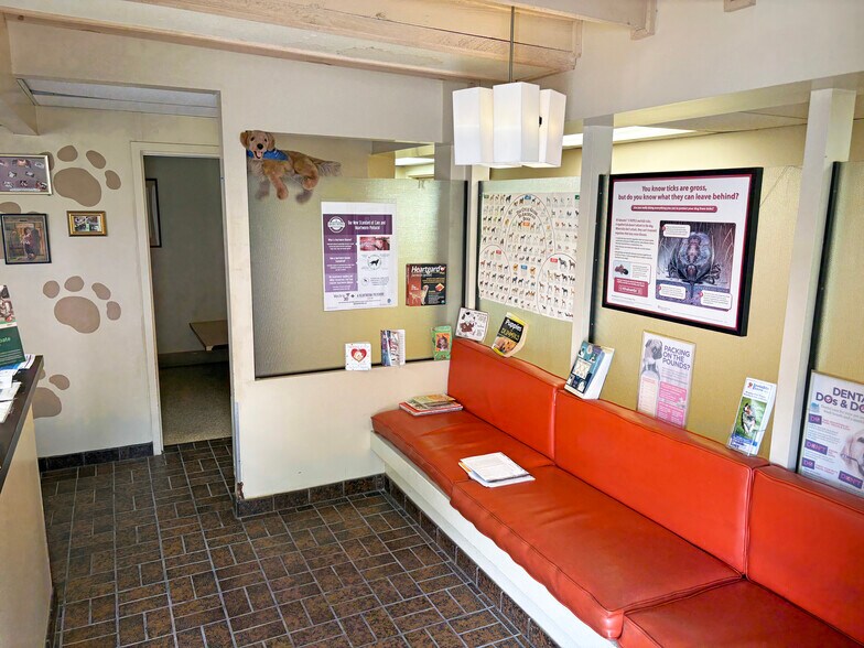 More Photos Of 438 Gonic Rd, Rochester Veterinarian Kennel For Sale