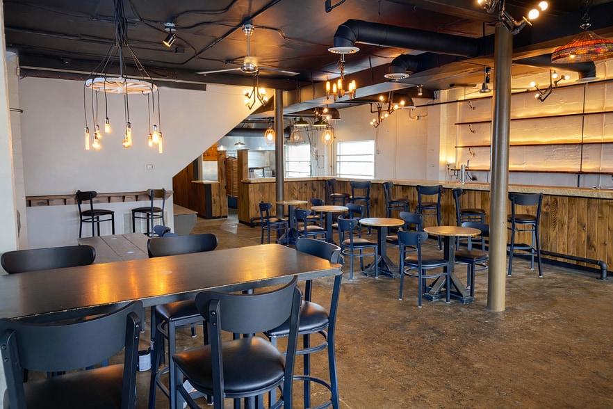 Primary Photo Of 3648 S Park Ave, Buffalo Restaurant For Lease