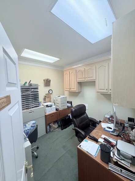 More Photos Of 500 Sun Valley Dr, Roswell Office For Sale
