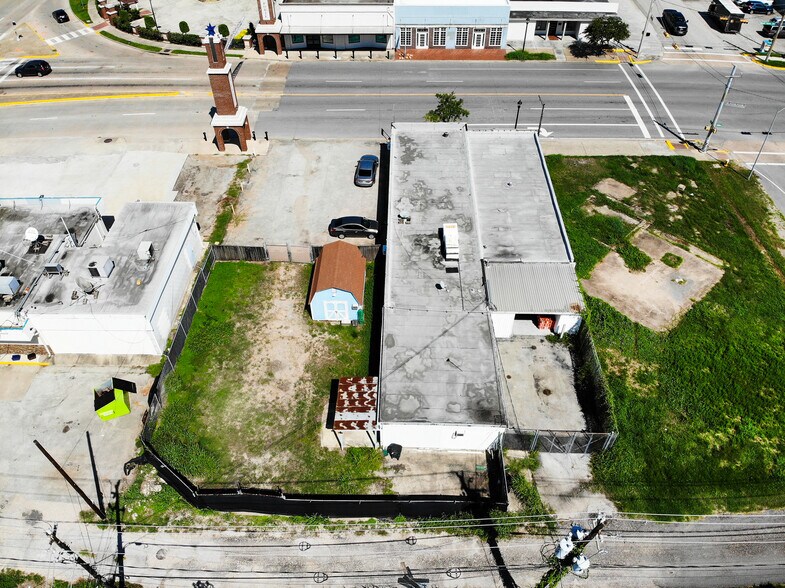 More Photos Of 905 W Main St, La Porte Warehouse For Sale