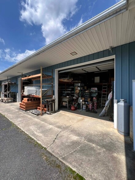 More Photos Of 200 Bridge St, Tremont General Retail For Sale