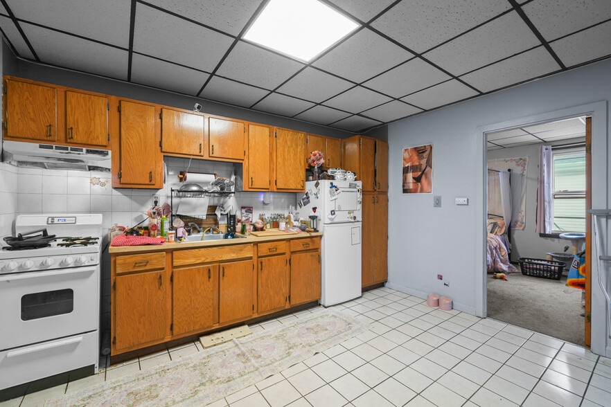 More Photos Of 337 Columbia St, Fall River Apartments For Sale