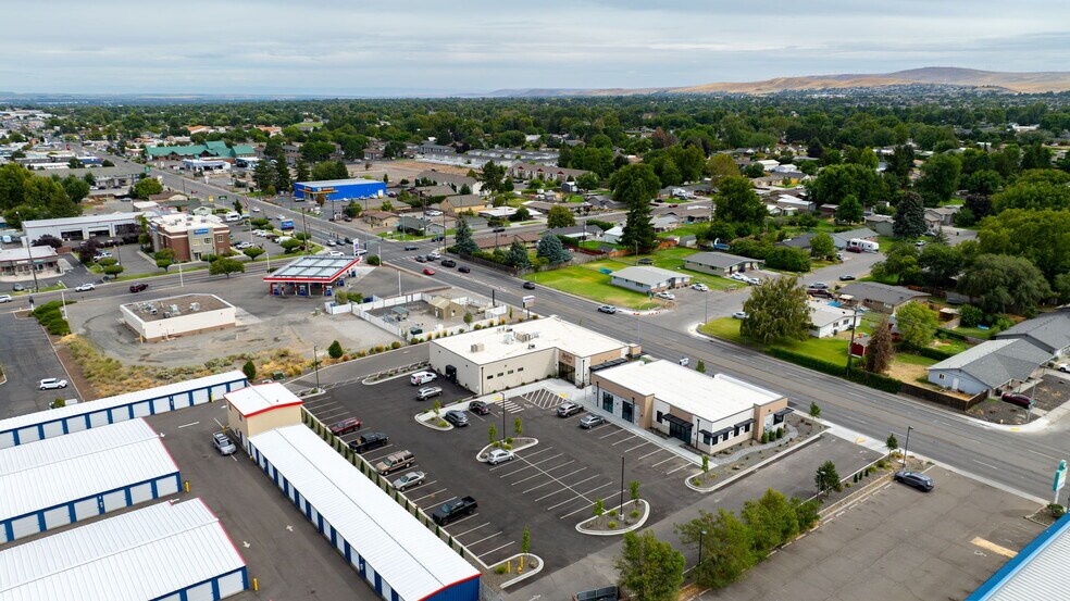 More Photos Of 6018 W Clearwater Ave, Kennewick General Retail For Lease
