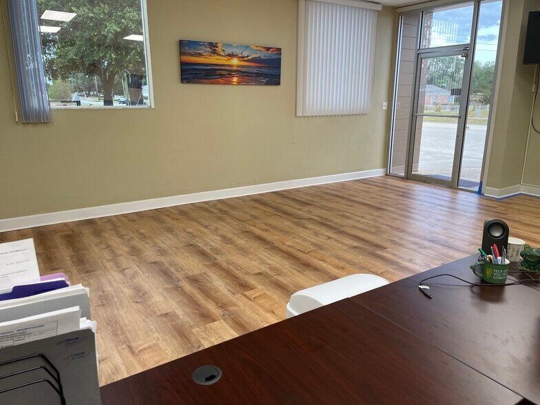 More Photos Of 221 N Scenic Hwy, Frostproof Flex For Lease
