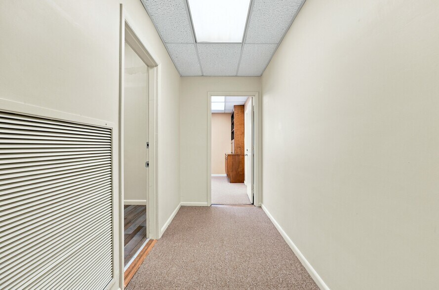 More Photos Of 3506 Memorial Ave, Lynchburg Office For Sale