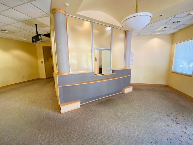 More Photos Of 404 Hall of Fame Dr, Lake City Medical For Lease