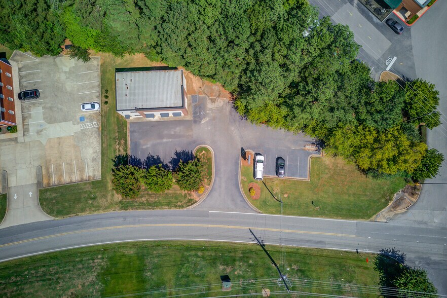 More Photos Of 3625 Hutchinson Rd, Cumming Office For Lease