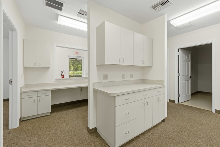 More Photos Of 4378 NE 35th St, Ocala Warehouse For Lease