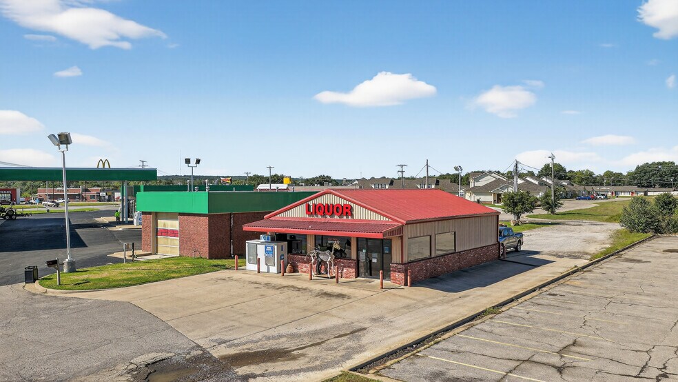 More Photos Of 1199 John Dahl Ave, Pawhuska General Retail For Sale