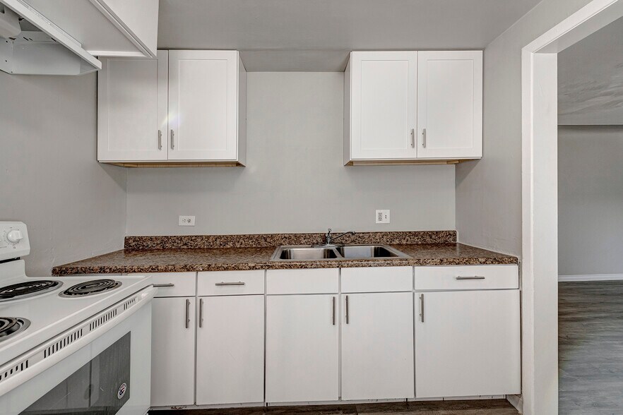 More Photos Of 1601-1645 Joliet St, Aurora Apartments For Sale