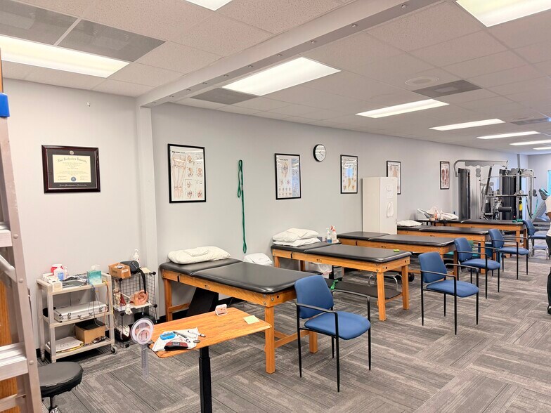 More Photos Of 309-313 W Bass St, Kissimmee Medical For Lease