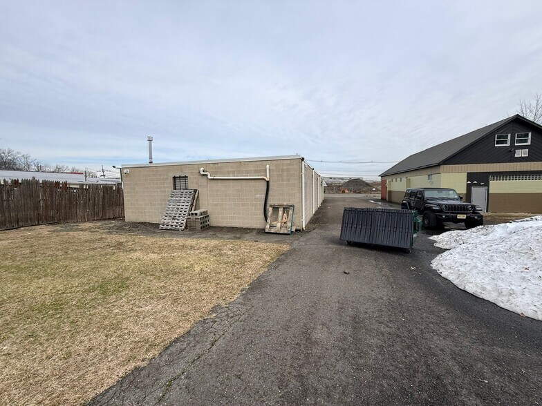 More Photos Of 1525 Parkway Ave, Trenton Manufacturing For Lease