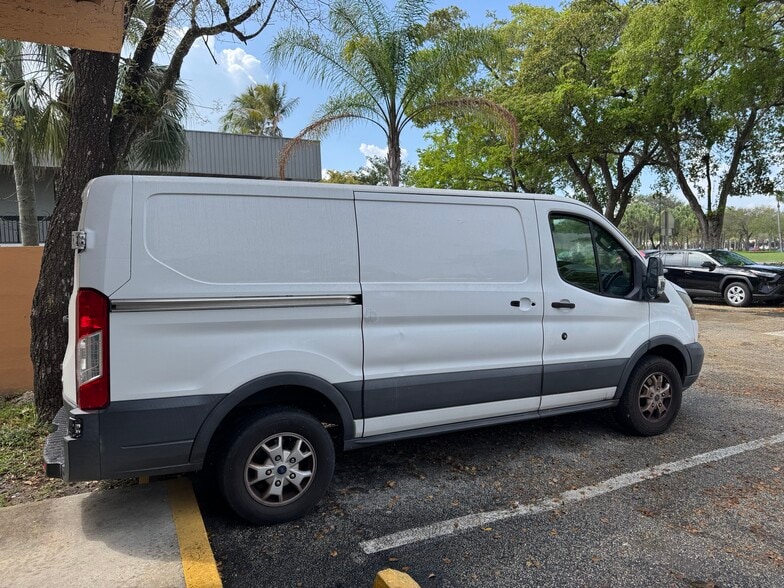 More Photos Of 1880 N Pine Island Rd, Plantation Freestanding For Lease