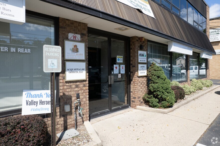 More Photos Of 1114 Goffle Rd, Hawthorne Medical For Lease