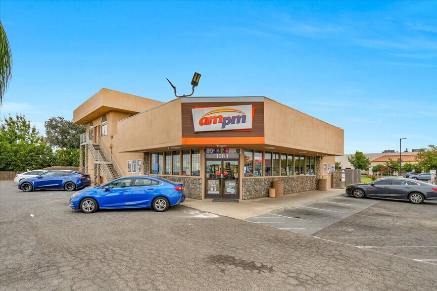 More Photos Of 1088 N Mooney Blvd, Tulare Freestanding For Lease