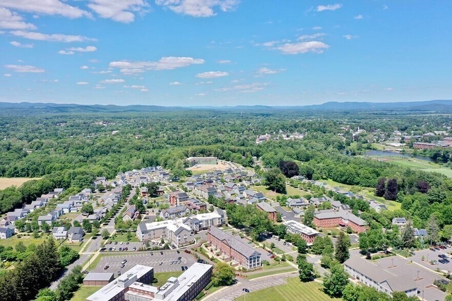 More Photos Of 31-33 Chapel St, Northampton Auto Repair For Sale