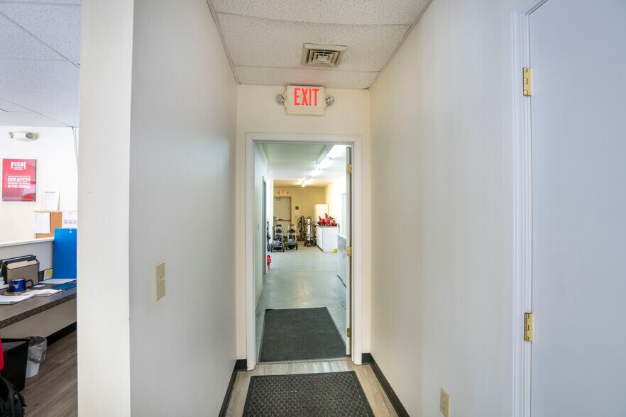 More Photos Of 3340 E Pleasant Valley Blvd, Altoona Freestanding For Sale