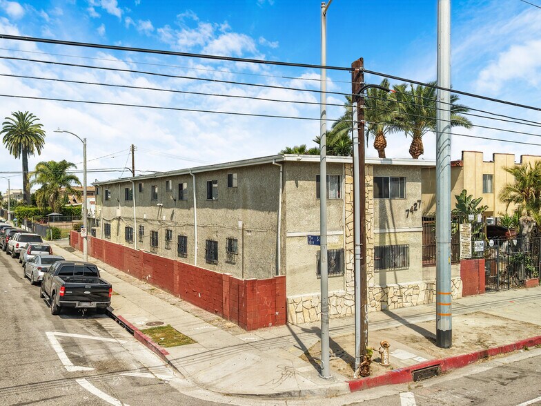 More Photos Of 7427 S Figueroa St, Los Angeles Apartments For Sale