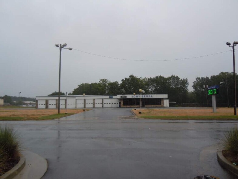 Primary Photo Of 723 Battle St E, Talladega Auto Dealership For Sale