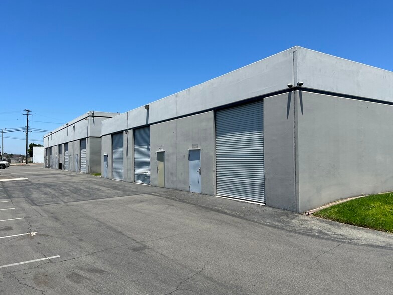 More Photos Of 1126-1140 E Chestnut Ave, Santa Ana Unknown For Lease