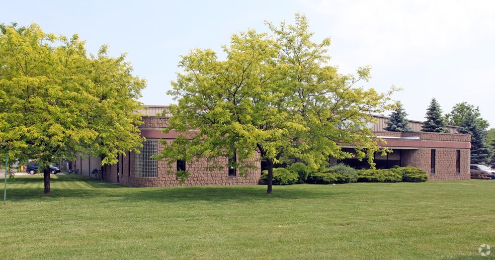 More Photos Of 500 Commerce Dr, Amherst Manufacturing For Lease