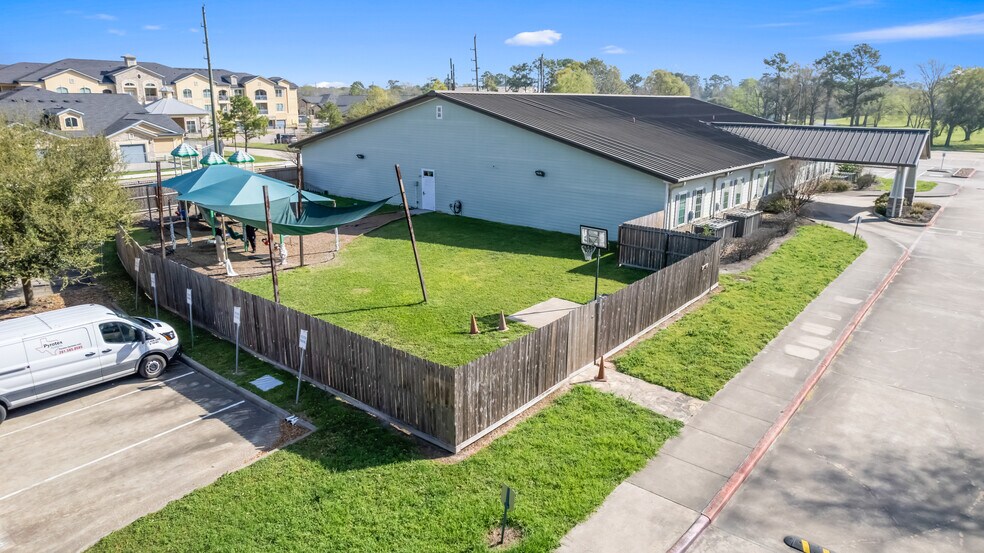 More Photos Of 11820 Huffmeister Rd, Houston Office For Sale